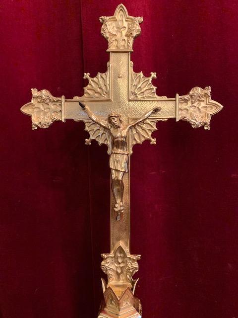 1 Gothic - style Altar - Cross