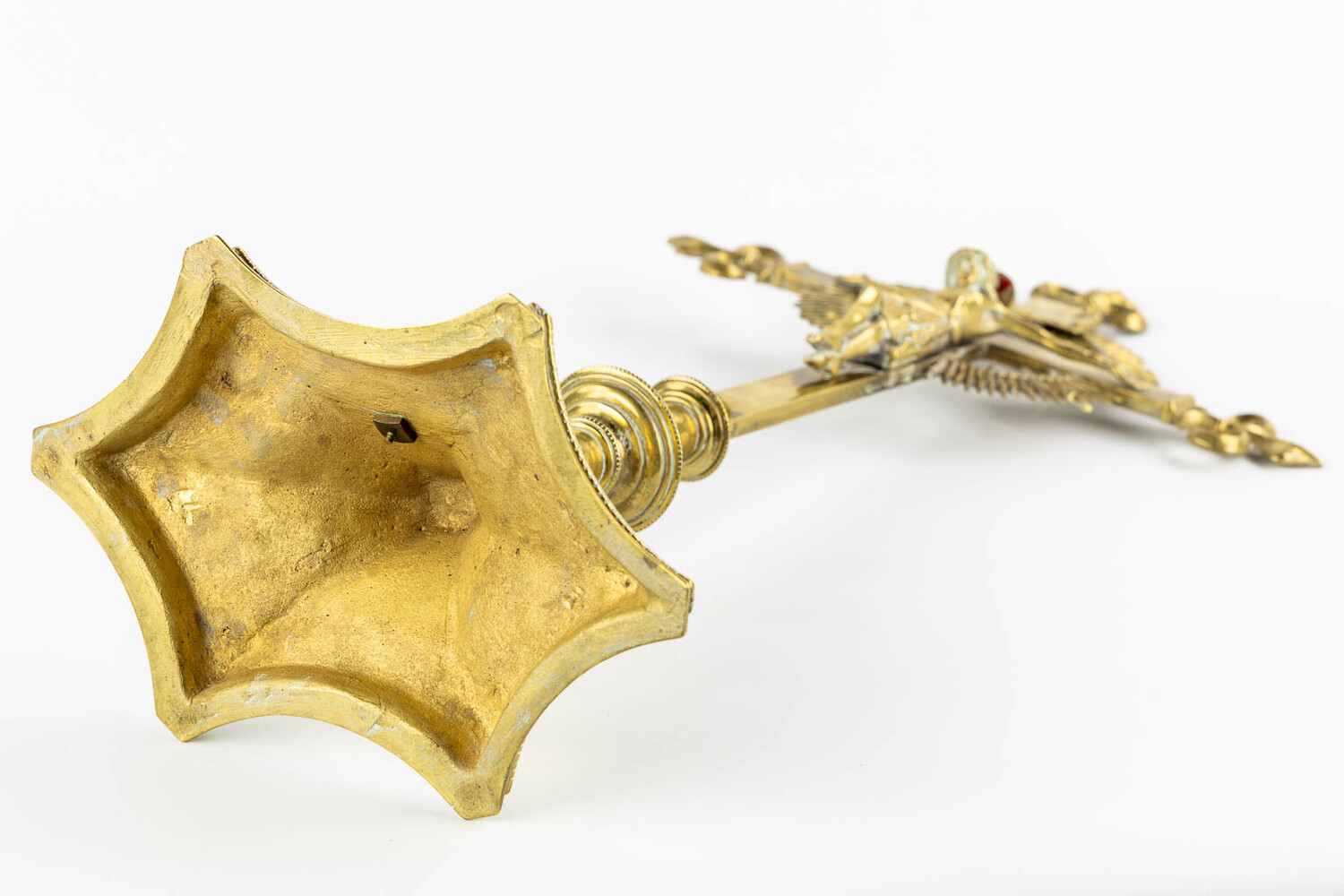 1 Gothic Style Altar Cross Fluminalis Church Interiors Recent