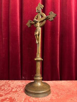 Altar - Cross style Gothic - Style en Wood Oak, Belgium  19 th century ( Anno 1885 )