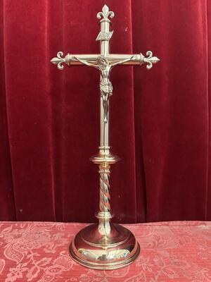 Altar - Cross style Gothic - Style en Brass / Bronze / Polished and Varnished, Belgium  19 th century ( Anno 1885 )
