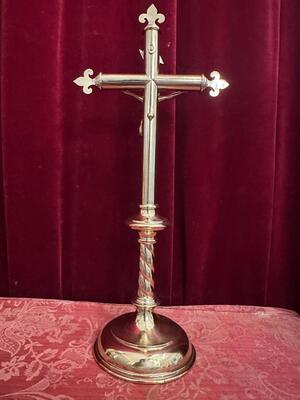 Altar - Cross style Gothic - Style en Brass / Bronze / Polished and Varnished, Belgium  19 th century ( Anno 1885 )