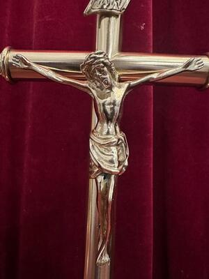 Altar - Cross style Gothic - Style en Brass / Bronze / Polished and Varnished, Belgium  19 th century ( Anno 1885 )