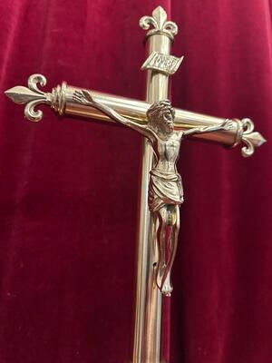 Altar - Cross style Gothic - Style en Brass / Bronze / Polished and Varnished, Belgium  19 th century ( Anno 1885 )