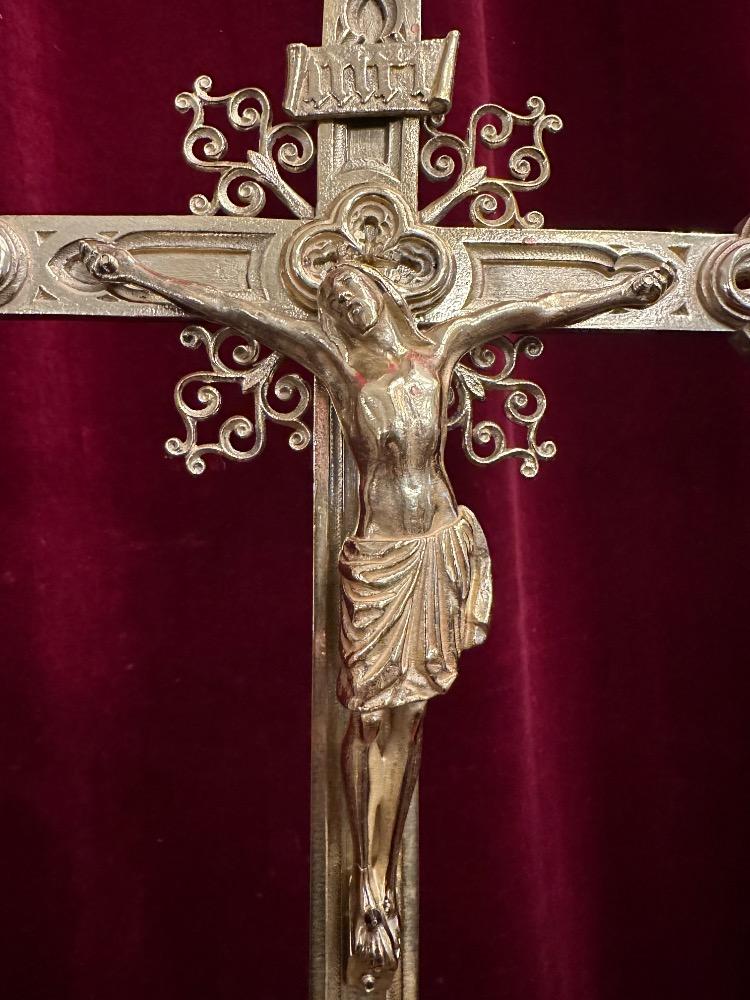 1 Gothic - Style Altar - Cross