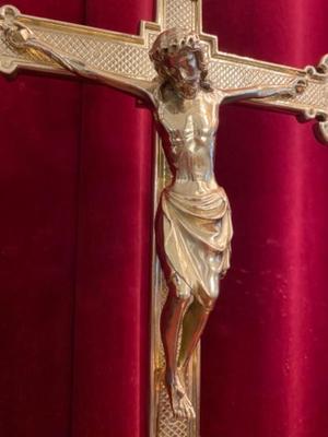 Altar - Cross style Gothic - style en Brass / Bronze / Gilt /  Polished and Varnished, Belgium 19 th century ( Anno 1875 )