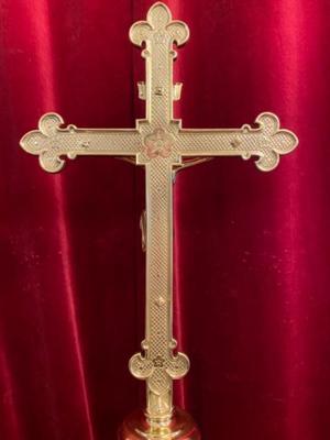 Altar - Cross style Gothic - style en Brass / Bronze / Gilt /  Polished and Varnished, Belgium 19 th century ( Anno 1875 )