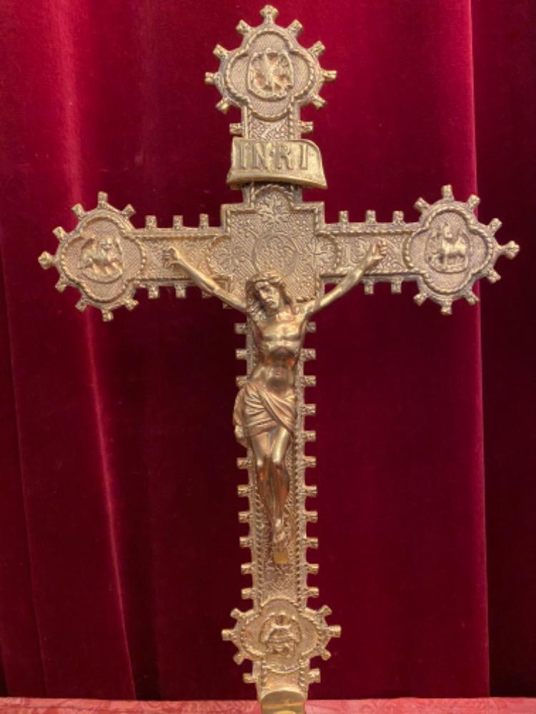1 Gothic - style Altar - Cross