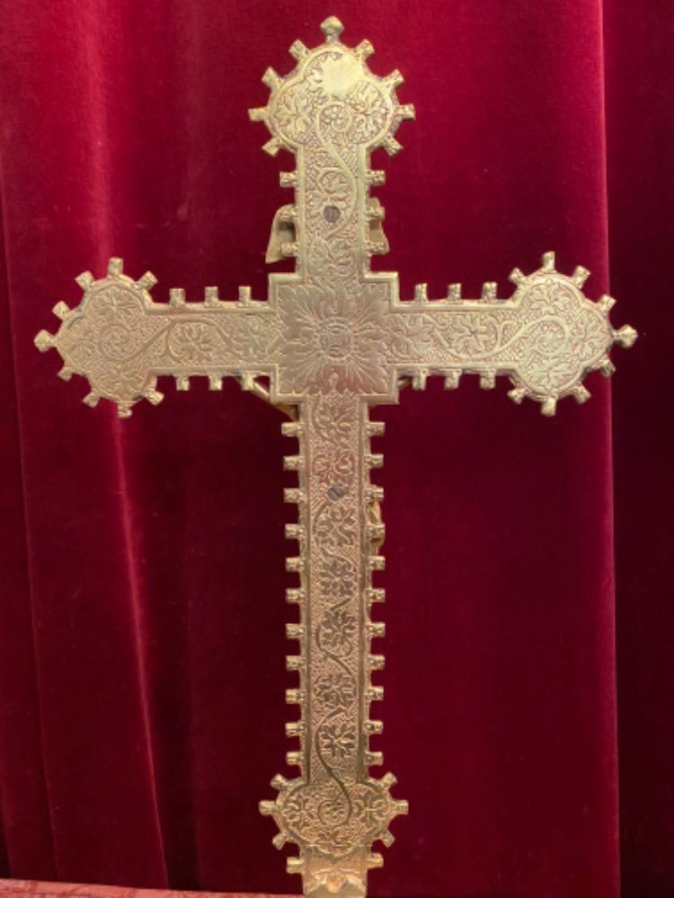 1 Gothic - style Altar - Cross