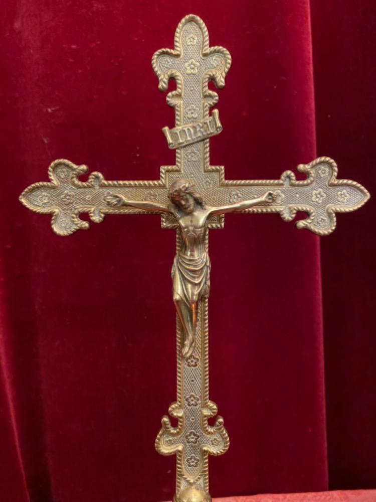 1 Gothic - style Altar - Cross