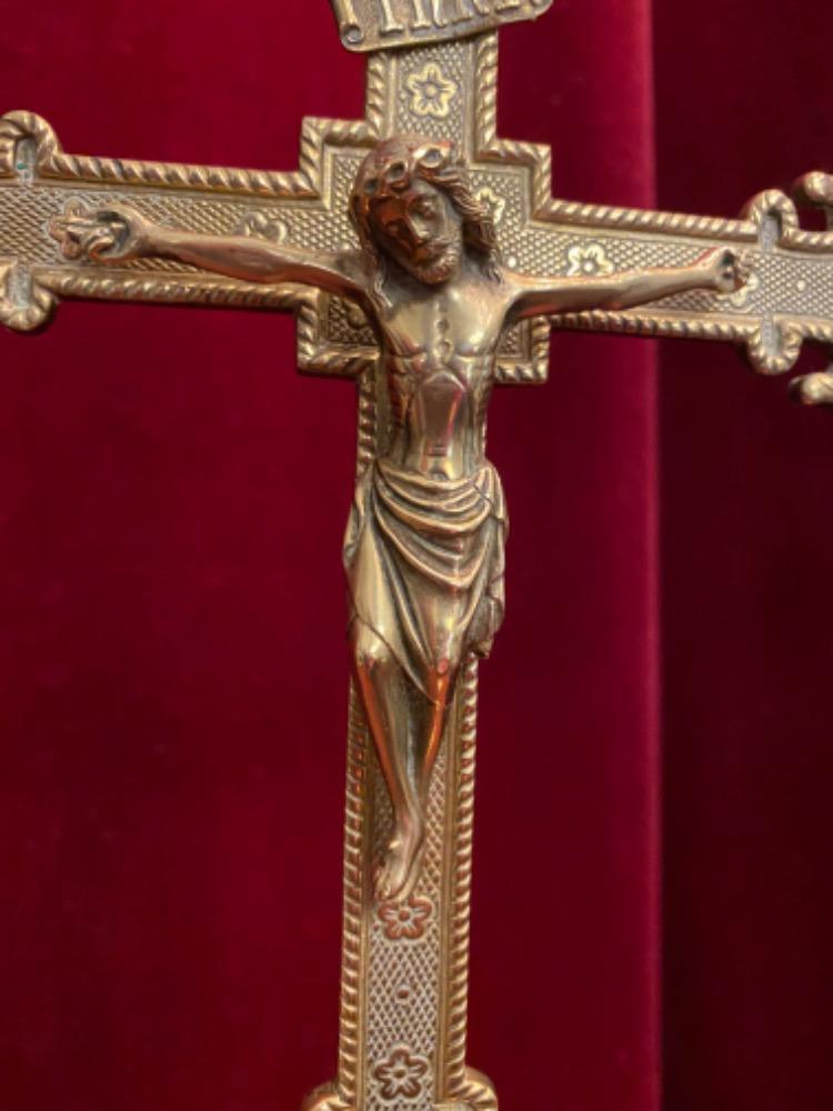 1 Gothic - style Altar - Cross