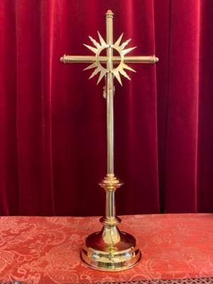 Altar - Cross style Gothic - style en Brass / Bronze / Polished and Varnished, Belgium  19 th century