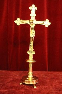 Altar - Cross style Gothic - style en Full Bronze / Polished and Varnished, France 19th century