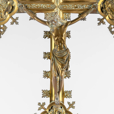 Altar - Cross By : J. Van Roosmalen, Utrecht Netherlands style Gothic - Style en Bronze, J. Van Roosmalen, Utrecht Netherlands 19 th century ( Anno 1887 )