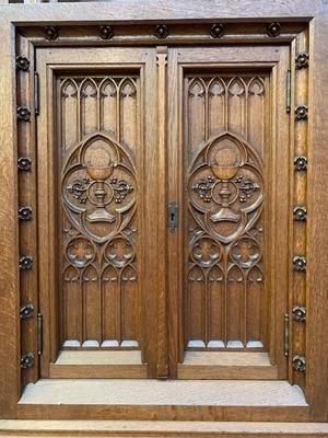 Altar Measures Without Steps. Relief Panels All Wood.  style Gothic - style en Oak wood, Izegem Belgium 19th century