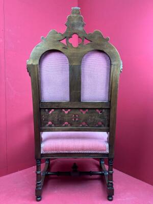 Altar - Seat style Gothic - Style en Walnut wood / Fabrics, Belgium  19 th century ( Anno 1885 )