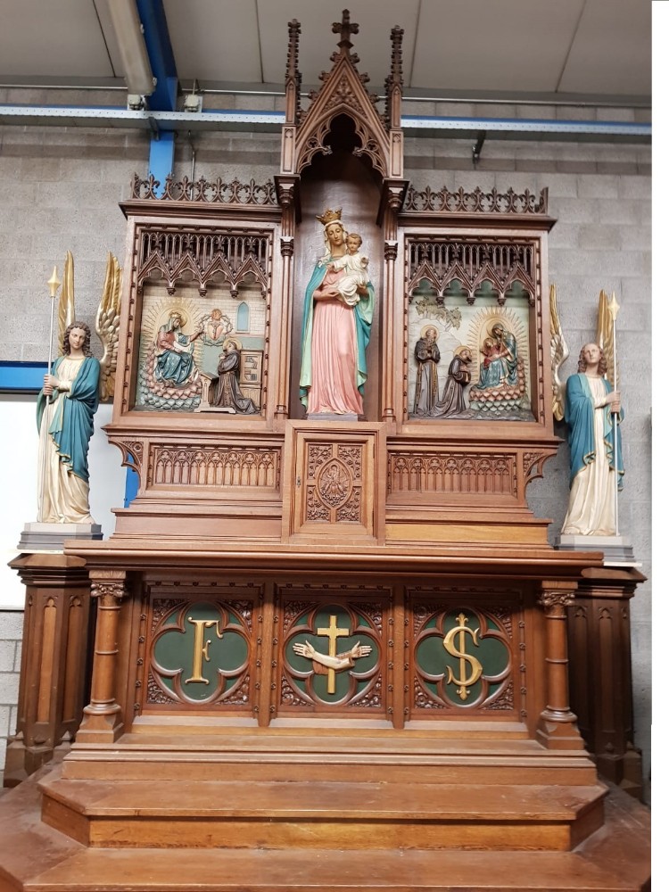 1 Gothic - style Altar Solid Oak Dimensions Without Steps.