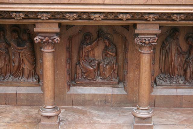 1 Gothic - style Altar + Upper-Part , Oak , Hand-Carved Reliefs , Bronze Tabernacle-Doors