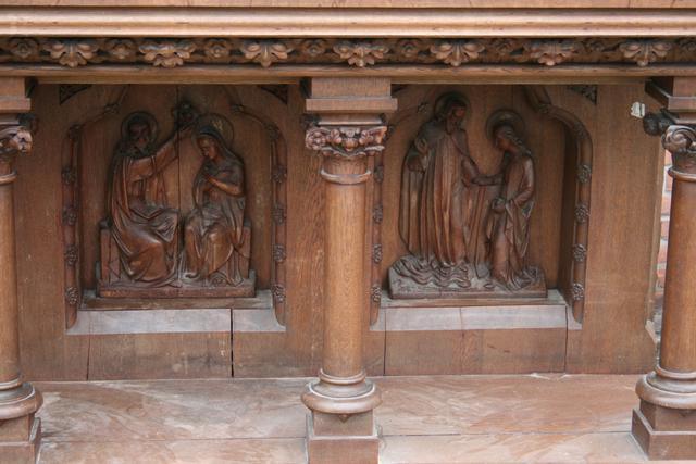 1 Gothic - style Altar + Upper-Part , Oak , Hand-Carved Reliefs , Bronze Tabernacle-Doors