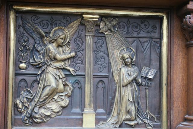 1 Gothic - style Altar + Upper-Part , Oak , Hand-Carved Reliefs , Bronze Tabernacle-Doors