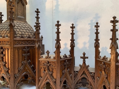 Architectural Element Eusebius Church Arnhem style Gothic - style en Oak wood, Netherlands 19th century ( anno 1875 )