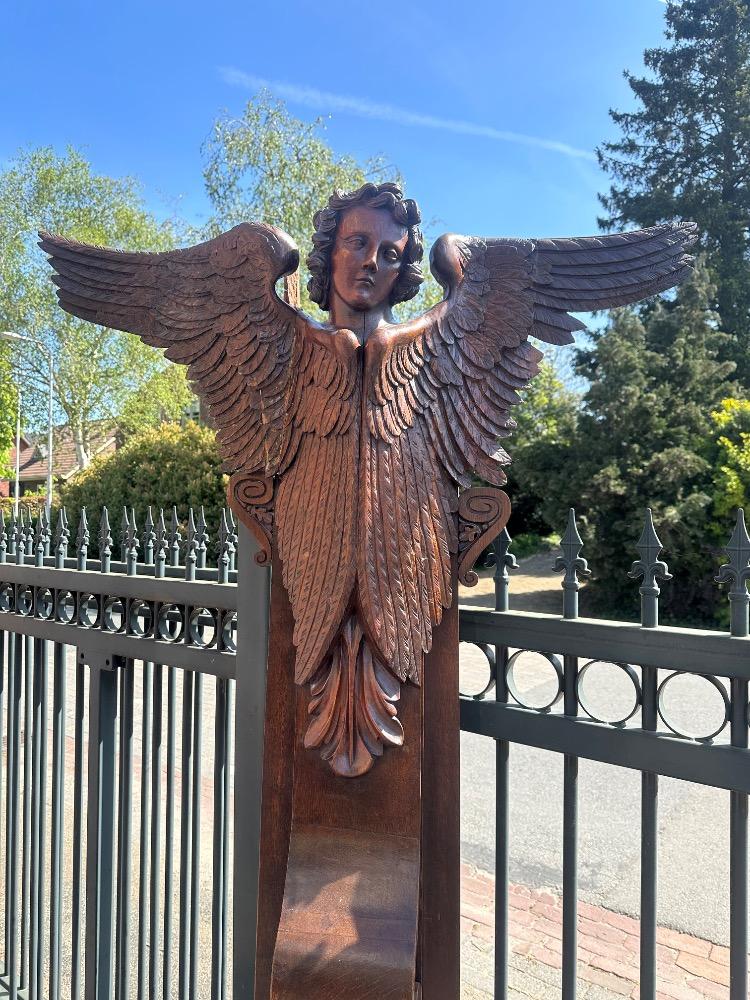 1 Gothic - Style Architectural Ornament