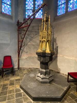 Baptismal Font Monumental Belgium Hard-Stone Font With Brass Cover  style Gothic - style en Hard-stone / Brass / Bronze / Hand Forged Iron, Netherlands  19 th century