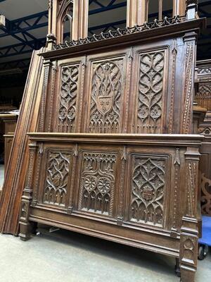 Bed style Gothic - Style en Oak wood, France 19 th century