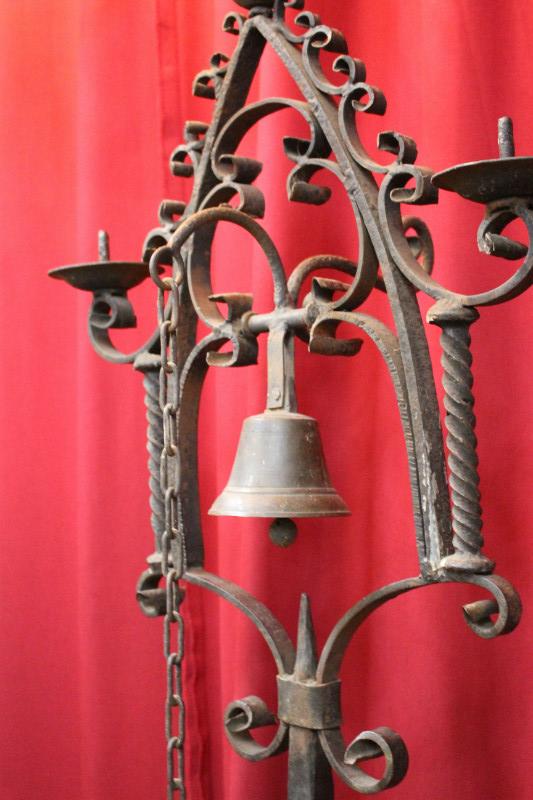 1 Gothic - Style Bell