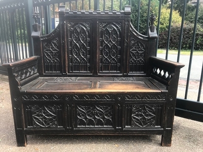 Bench style Gothic - style en Oak wood, Belgium 19th century