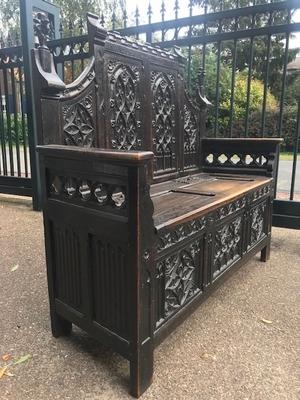 Bench style Gothic - style en Oak wood, Belgium 19th century