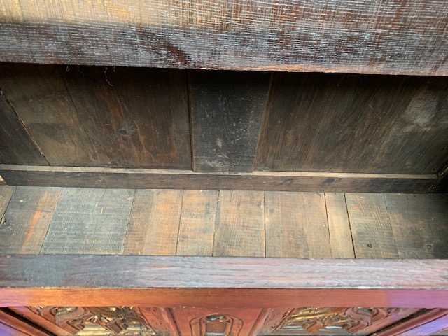 1 Gothic - style Bench