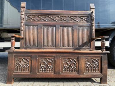Bench  style Gothic - style en Oak wood, Belgium  19 th century