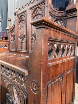 Bench  style Gothic - style en Oak wood, Belgium  19 th century