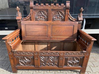 Bench  style Gothic - style en Oak wood, Belgium  19 th century