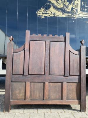 Bench  style Gothic - style en Oak wood, Belgium  19 th century