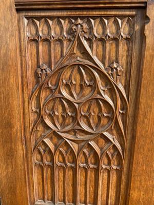 Bench  style Gothic - style en Oak wood, Belgium  19 th century