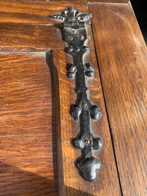 Bench  style Gothic - style en Oak wood, Belgium  19 th century