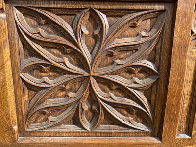 Bench  style Gothic - style en Oak wood, Belgium  19 th century