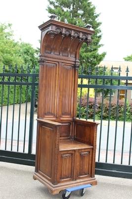 Bischop Seat style Gothic - style en walnut wood, France 19th century