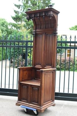 Bischop Seat style Gothic - style en walnut wood, France 19th century