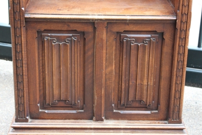 Bischop Seat style Gothic - style en walnut wood, France 19th century