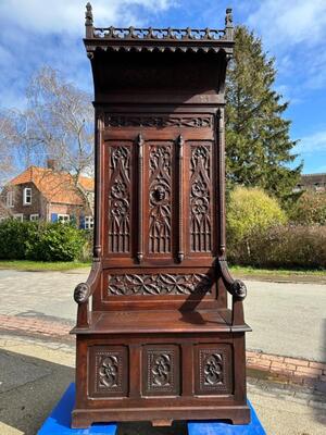 Bishop Seat style Gothic - Style en Oak wood, France 19 th century