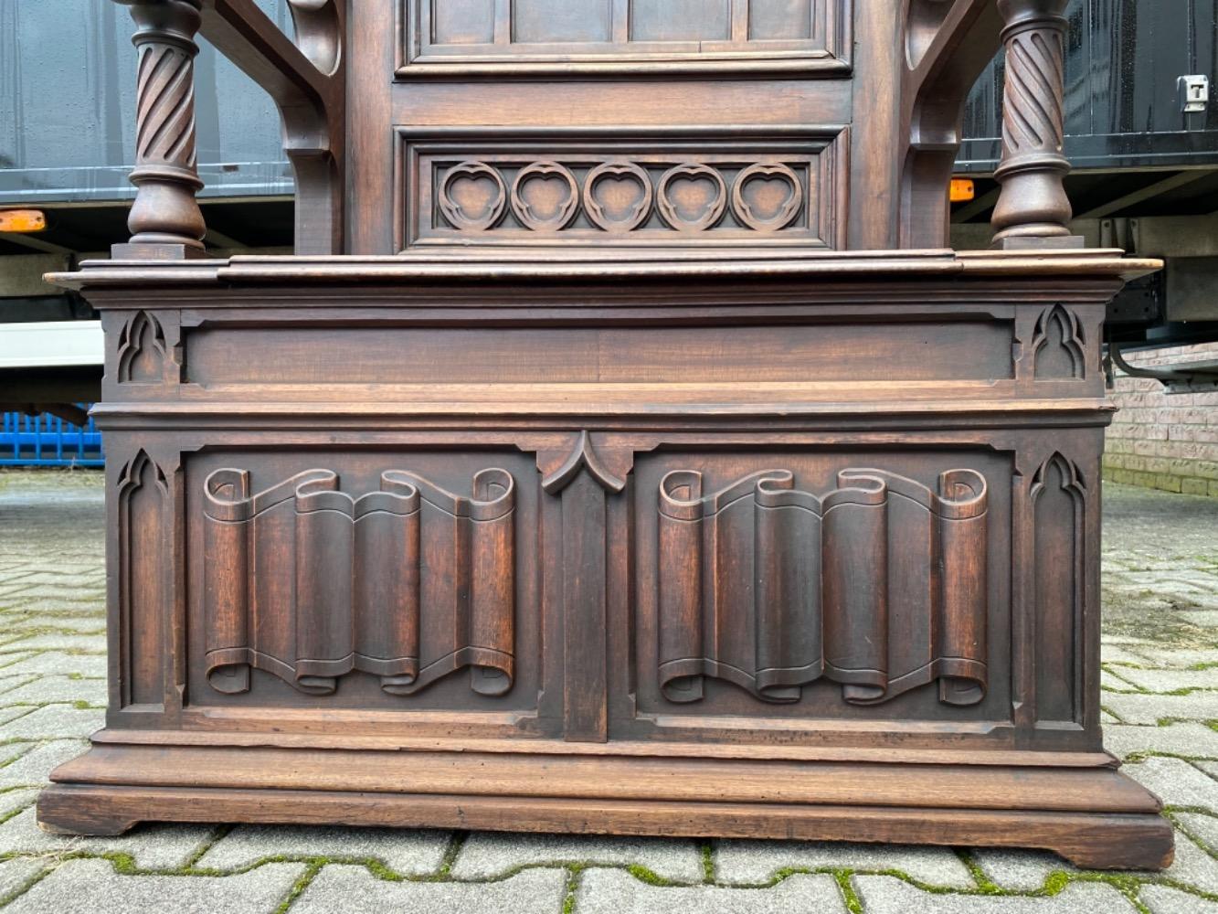 1 Gothic - Style Bishop Seat