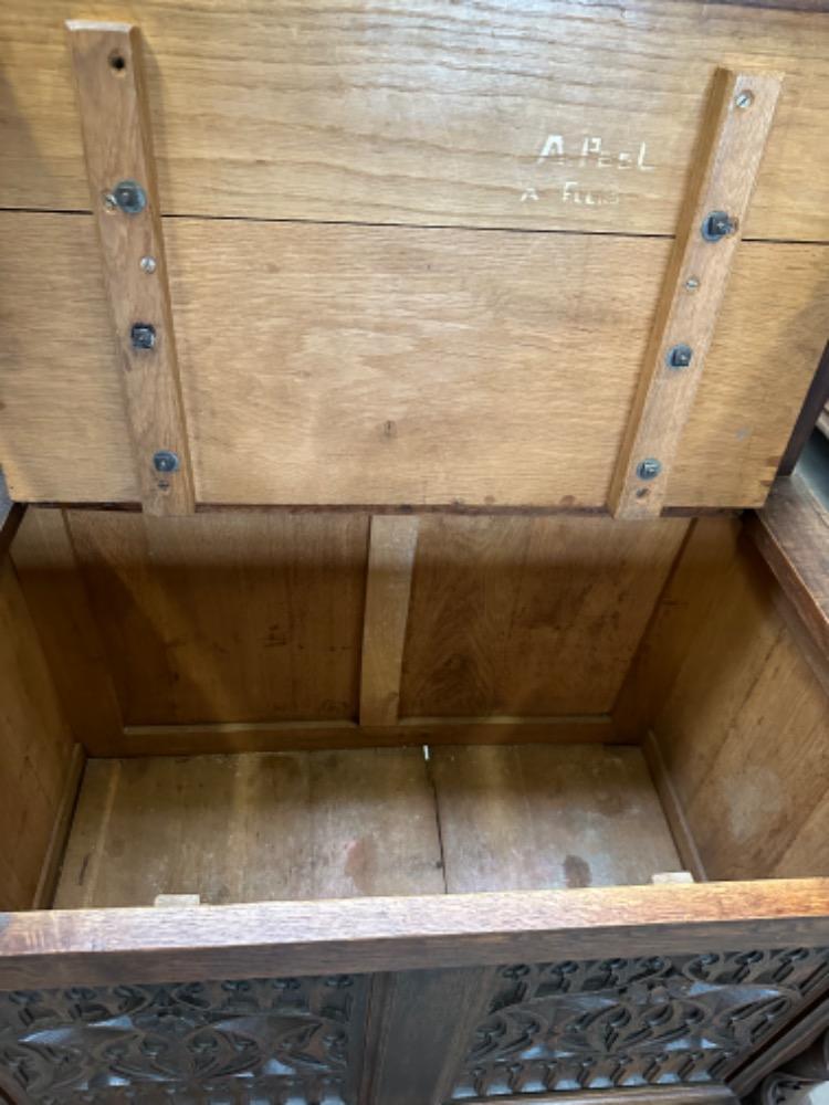 1 Gothic - Style Bishop Seat