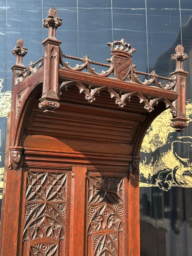 1 Gothic - Style Bishop Seat