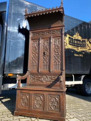 Bishop Seat style Gothic - style en Oak wood, Belgium  19 th century