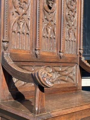 Bishop Seat style Gothic - style en Oak wood, Belgium  19 th century