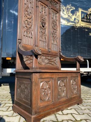 Bishop Seat style Gothic - style en Oak wood, Belgium  19 th century