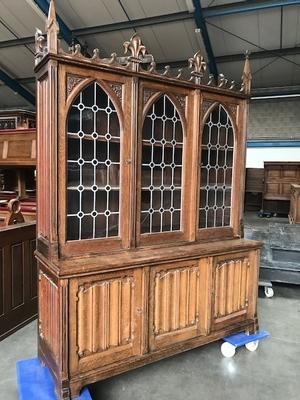 Cabinet style Gothic - style en Oak wood / Stained Glass, Belgium 19th century