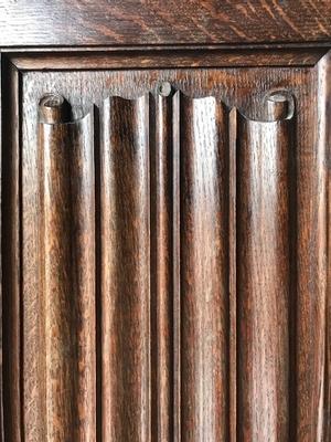 Cabinet style Gothic - style en Oak wood / Stained Glass, Belgium 19th century